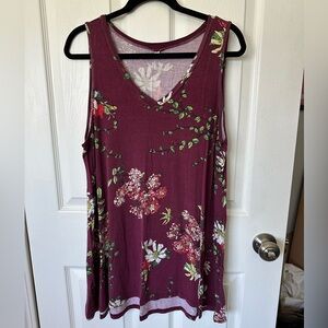 ♻️Donating 4/1♻️ Unbranded Floral Tank